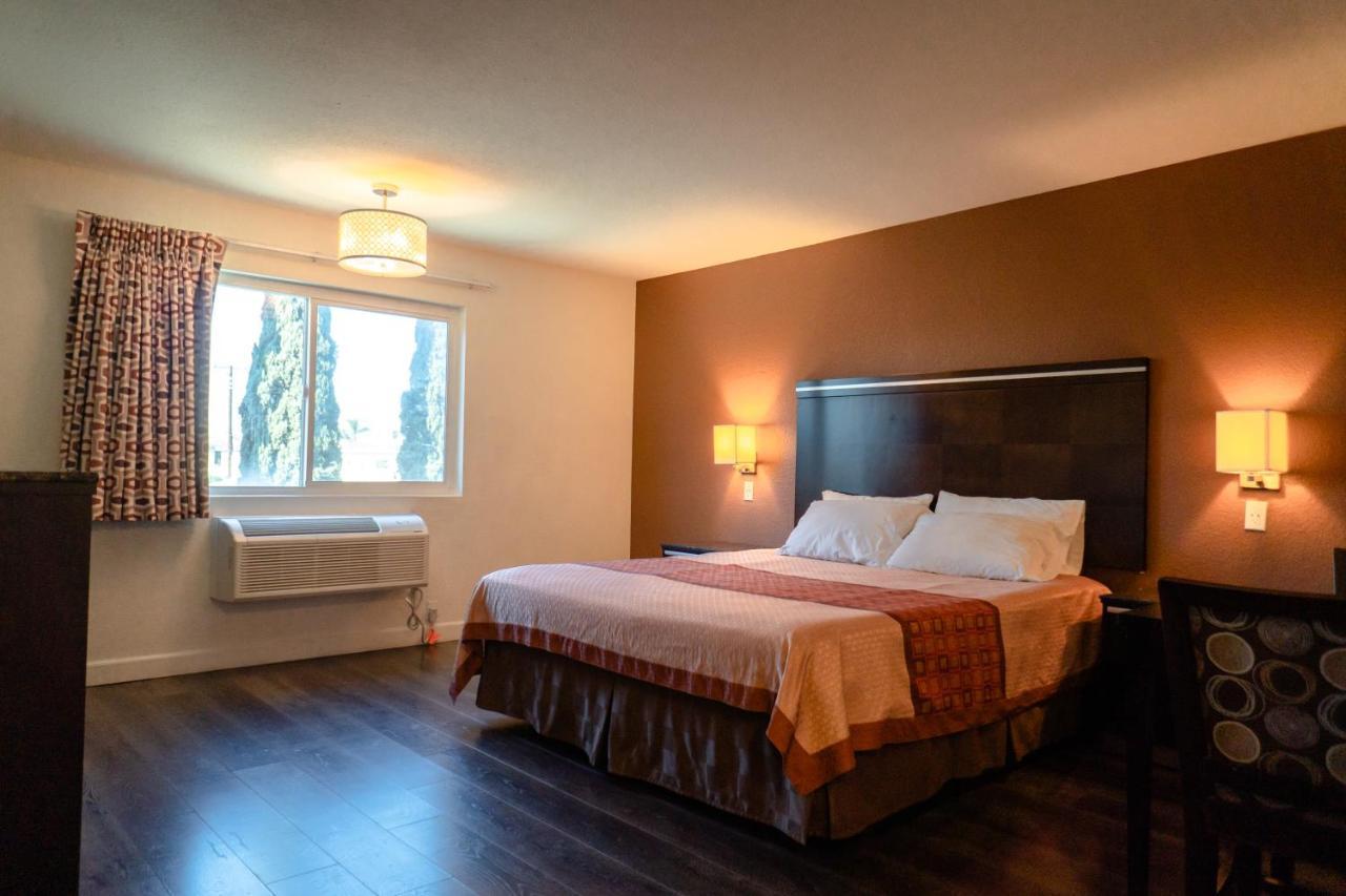 Maywood Inn エクステリア 写真