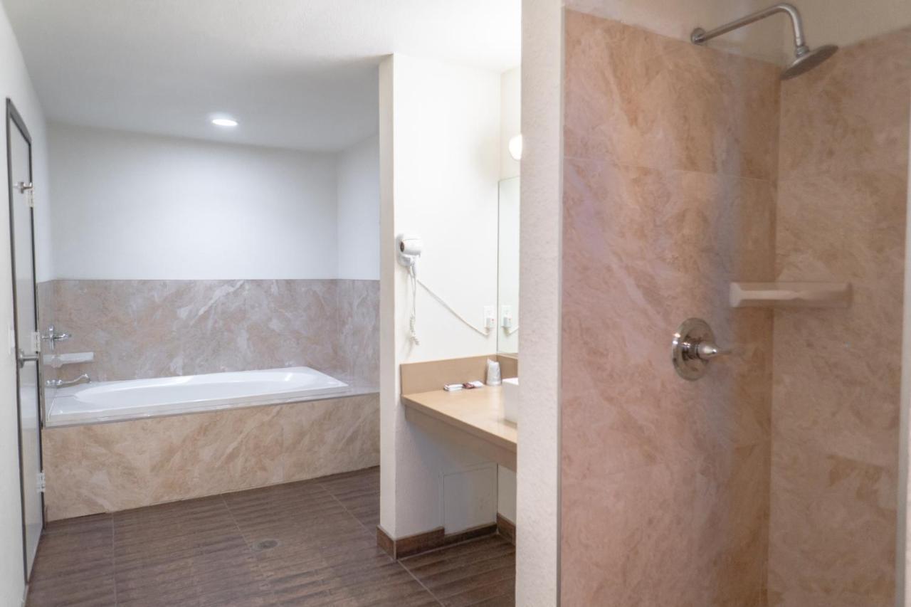 Maywood Inn エクステリア 写真