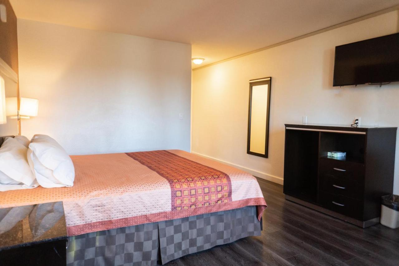 Maywood Inn エクステリア 写真